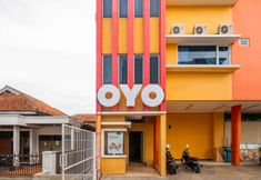 外観 2 Hotel O The Karins Guesthouse Syariah