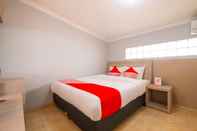 Bedroom Super OYO 2405 The Karins Guesthouse Syariah