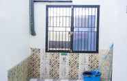 Toilet Kamar 4 Truli Homestay Syariah