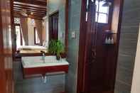 In-room Bathroom Chaluenxay Villa