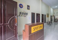 로비 5 SPOT ON 2461 Pondok Haikal Almira