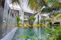 Swimming Pool Central Corner d'Angkor
