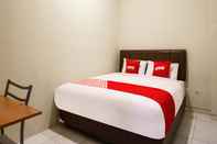 Kamar Tidur OYO 2354 3 Point Residence