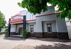 Bangunan 3 Super OYO 2436 Hotel Kencana