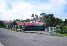 외관 3 OYO 2403 Hotel Bip Solo