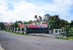 Bangunan 3 OYO 2403 Hotel Bip Solo