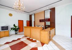 로비 7 OYO 2403 Hotel Bip Solo