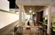 Bar, Kafe dan Lounge 3 Luminor Hotel Purwokerto By WH