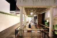 Bar, Cafe and Lounge Luminor Hotel Purwokerto By WH