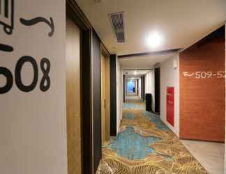 Lobi 2 Luminor Hotel Purwokerto By WH