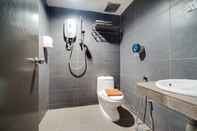 Toilet Kamar Merge Summit Boutique Hotel