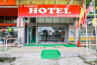 Bangunan 4 OYO 89615 T Family Hotel