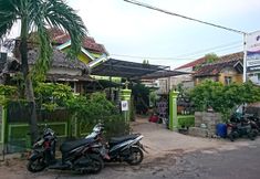 Exterior 3 SPOT ON 2531 Tri Putra Residence