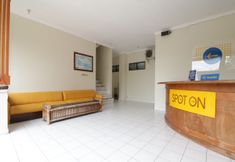 Lobby 7 SPOT ON 2426 Hotel Aget Jaya Ii