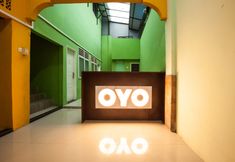 Lobby 5 OYO 1733 Pocut Residence Syariah