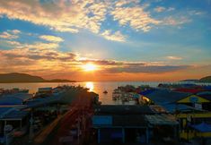 Nearby View and Attractions 5 Lhong Lay House