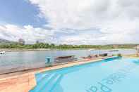 Swimming Pool Iwp Wake Park & Resort Hotel