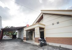 Luar Bangunan 4 SPOT ON 2530 Tiga Mas Inn