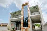 Exterior OYO 2140 Hs Residence Tulungaggung