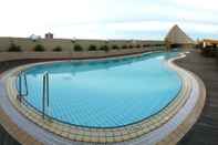 Swimming Pool Waterfront View Riverbank Suites 2BR 2FREE By Natol Homestay