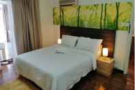 Bedroom Waterfront View Riverbank Suites 2BR 2FREE By Natol Homestay