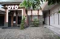 Exterior OYO 2202 Delima Residence Syariah