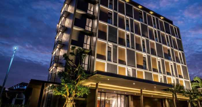 Luar Bangunan XOTEL