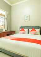 BEDROOM OYO 2227 Raka Residence Syariah Karawang