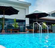 Swimming Pool 4 Braling Grand Hotel by Azana Purbalingga