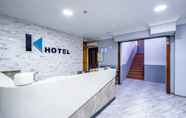 Lobi 5 K Hotel 8