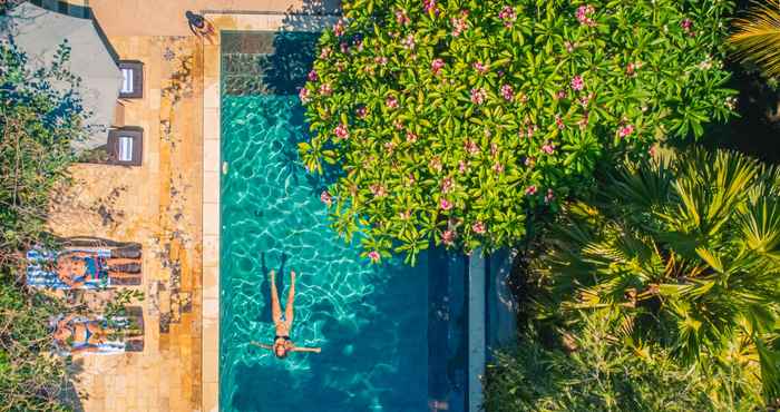 Swimming Pool Minabali Bunga'lo Hotel