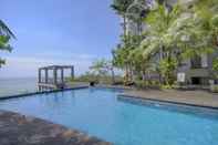 Swimming Pool Golden Tulip Balikpapan Hotel and Suites