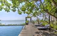 Swimming Pool 3 Golden Tulip Balikpapan Hotel and Suites