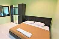 Bedroom Chalong Stay Well by Palai Seafood