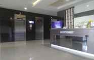 Lobby 2 Apartemen Gunawangsa Merr by Rava Home