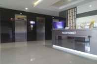 Lobby Apartemen Gunawangsa Merr by Rava Home