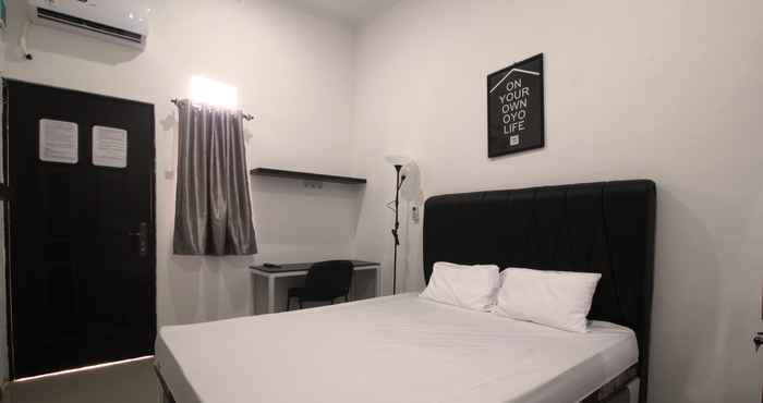 Bedroom OYO 2333 Kost Flamingo