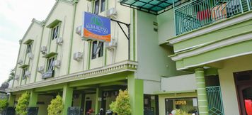 Exterior 2 OYO Life 2508 Alba Suites Homestay Syariah