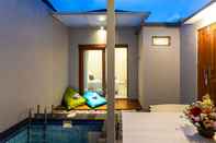 Swimming Pool Radea Villa