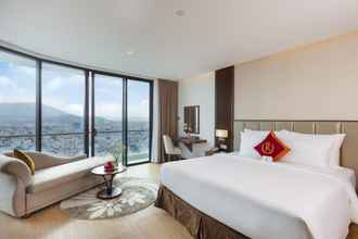 Bilik Tidur 4 Regalia Gold Hotel Nha Trang