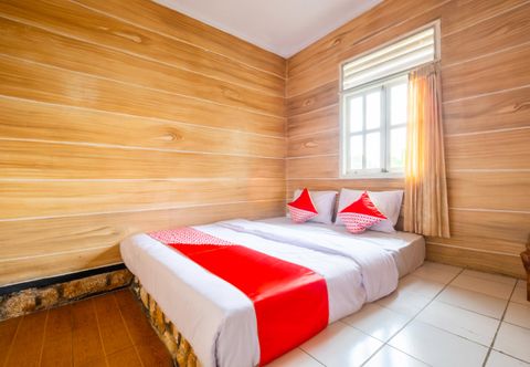Phòng ngủ OYO 2278 Cikidang Hunting Resort