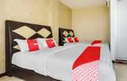 Bilik Tidur 6 SUPER OYO 89583 Grove Hotel