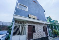 Luar Bangunan 5 SPOT ON 2219 Madina Residence Syariah