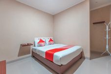 ห้องนอน OYO 2235 Khey Village Syariah Near Rumah Sakit Umum Daerah Jagakarsa
