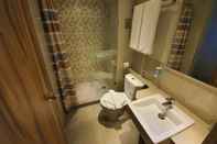 Toilet Kamar Hart Hotel Premium Rapatmaja