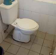 Toilet Kamar 5 2 Bedroom Residence at Apartment Kalibata City Residence By Rifki Property