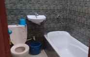 Toilet Kamar 4 Griya Timoho Syariah