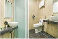 Toilet Kamar OYO 89712 Grand Inn