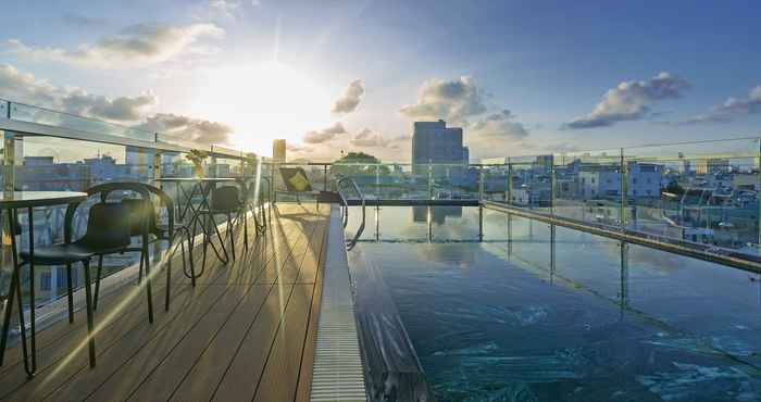 Swimming Pool Lyns Hotel and Apartment Danang