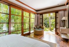 Bedroom 5 Villa Manis Beachfront